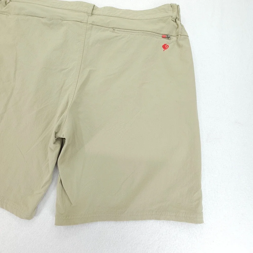 Duck Camp Shorts Mens XXL Khaki Stretch Hiking Outdoor Zip Pockets Elastic Waist